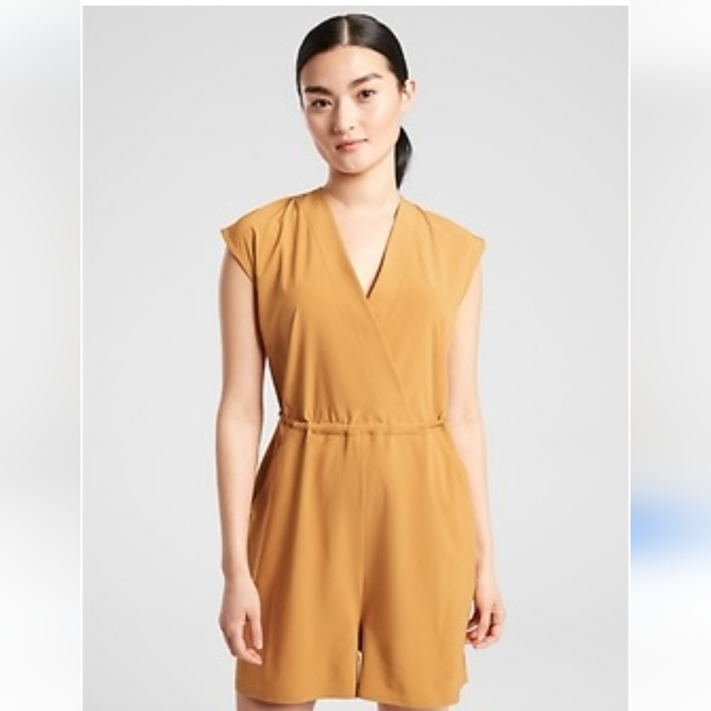 Athleta Marlow Short Romper NWOT XS - Picture 2 of 7